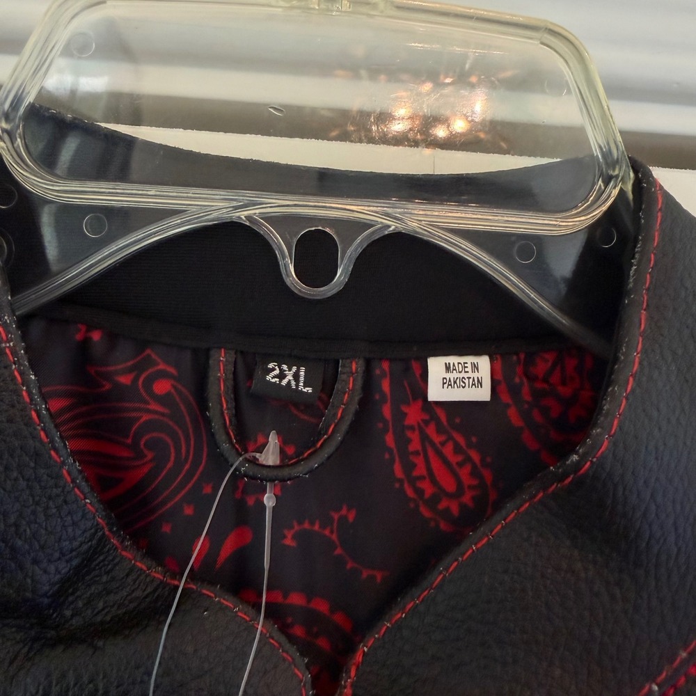 Jackets4Bikes Black Leather Biker Vest Red Quilted Stitching Gun Pocket 2XL NEW - Picture 3 of 13